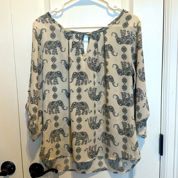 Size Medium Business Casual Blouse from Agaci - Picture 1 of 5